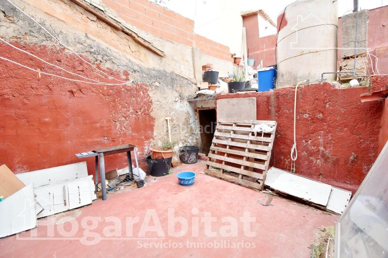 Foto 4d8e1701-ea21-410c-977b-c675d111ed4e. Casa economica! amplia casa con terraza y con muchas posibilidades en Palma de Gandía