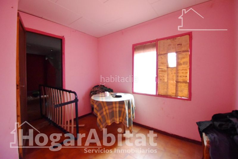 Foto 6a164611-f2ca-4d31-b503-2321f17797e9. Casa economica! amplia casa con terraza y con muchas posibilidades en Palma de Gandía