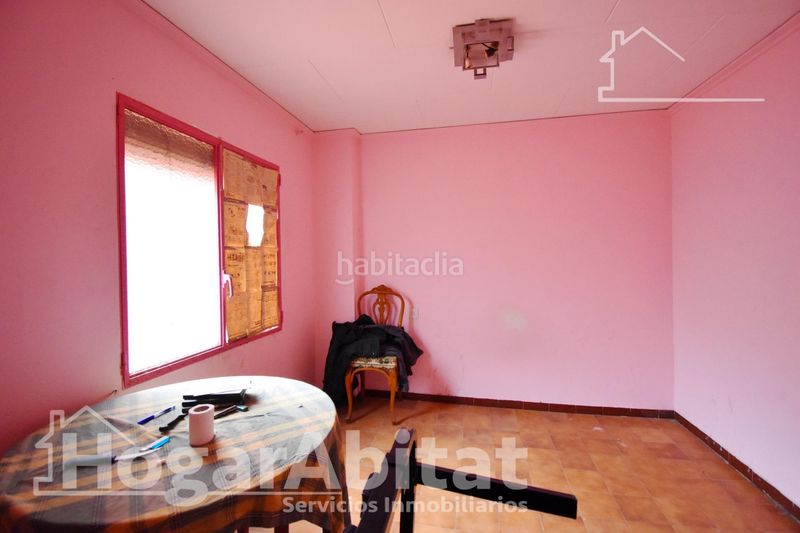 Foto 7f7626a8-8036-483e-b669-132392022215. Casa economica! amplia casa con terraza y con muchas posibilidades en Palma de Gandía