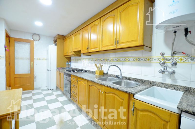 Foto d6c8dd57-214a-4b46-9a63-4e4824b67bd7. Casa adosada en pleno centro! precioso adosado con garaje y terraza en Alqueria de la Comtessa (l´)