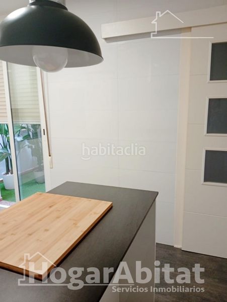 Foto 0e441b80-0d87-4cdd-8557-7d04218b4aaa. Casa adossada amb aparcament a Onda