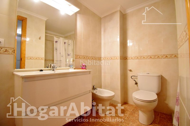 Foto c74a3036-3793-42d6-9dc6-18536a2cb754. Casa amb aparcament a Benirredrà