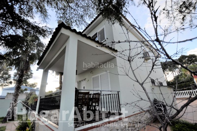 Foto 254760d9-3d0e-4fd7-8b75-2e770c2d7343. Chalet extraordinario chalet! amplio y luminoso con garaje, piscina privada y terraza en Riba - roja de Túria