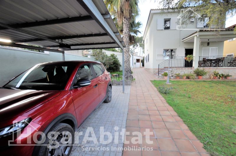 Foto 4bb92d3d-464c-4141-9668-3bcde4bb22b9. Chalet extraordinario chalet! amplio y luminoso con garaje, piscina privada y terraza en Riba - roja de Túria