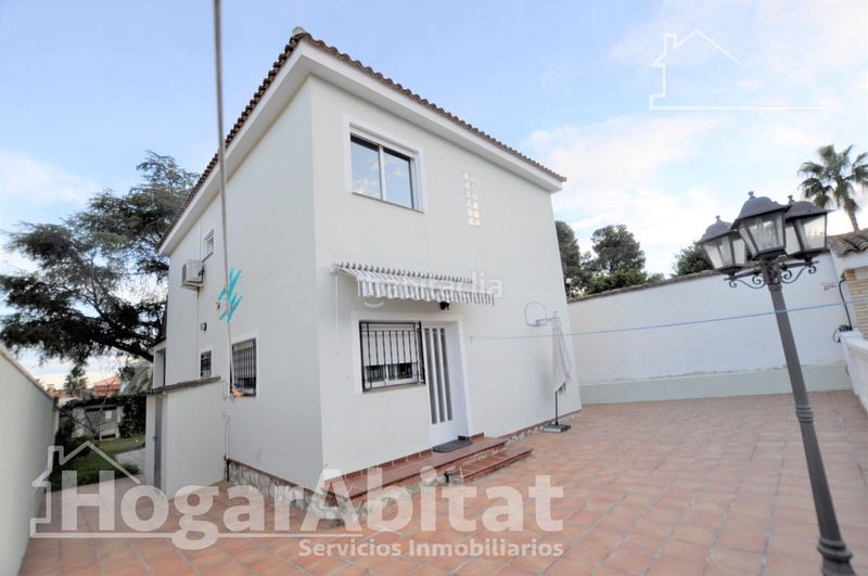 Foto 9cb68160-139f-4f21-950f-4f68aa0bcd8a. Chalet extraordinario chalet! amplio y luminoso con garaje, piscina privada y terraza en Riba - roja de Túria