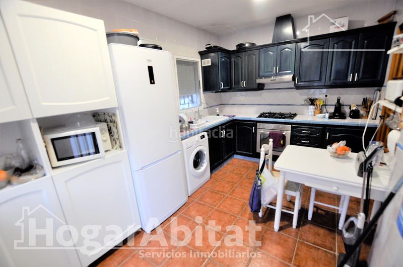 Foto c70821e7-8d82-443d-96ec-65e1fe4a9420. Chalet extraordinario chalet! amplio y luminoso con garaje, piscina privada y terraza en Riba - roja de Túria