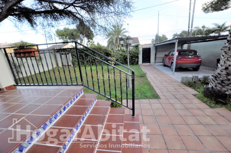 Foto d0f830fd-27f0-4656-b9ec-8688cd7cbaae. Chalet extraordinario chalet! amplio y luminoso con garaje, piscina privada y terraza en Riba - roja de Túria