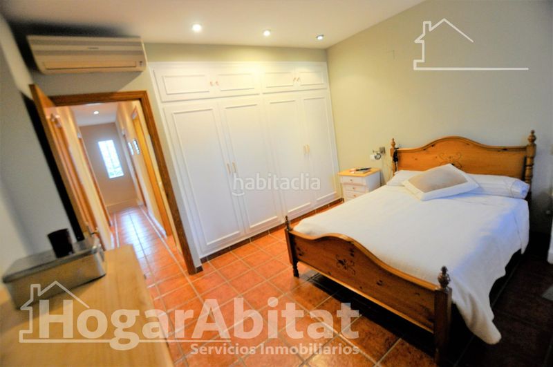 Foto f93508a6-114b-49eb-89b9-6cdb3edfaffb. Chalet extraordinario chalet! amplio y luminoso con garaje, piscina privada y terraza en Riba - roja de Túria