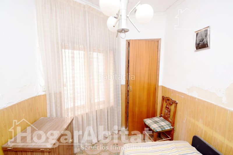 Foto 015205fc-ccc9-4698-a363-d04c1415642a. Casa amplia casa esquinera para reformar con terraza y balcón en Borriol