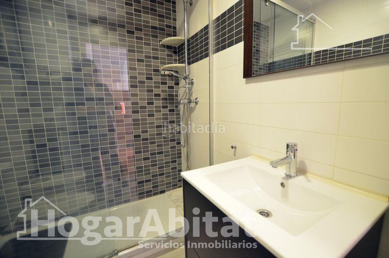 Foto 889d9718-6df2-4060-8bea-b58a4b99ae08. Pis amb aparcament piscina a Campello Playa Campello (el)