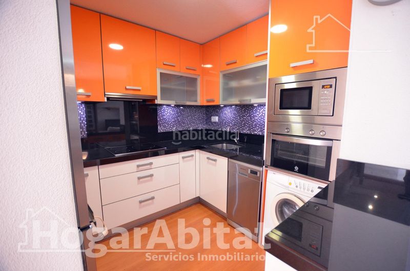 Foto d2e8c1c0-1184-44a8-9dfb-5e45d3892b9e. Pis amb aparcament piscina a Campello Playa Campello (el)