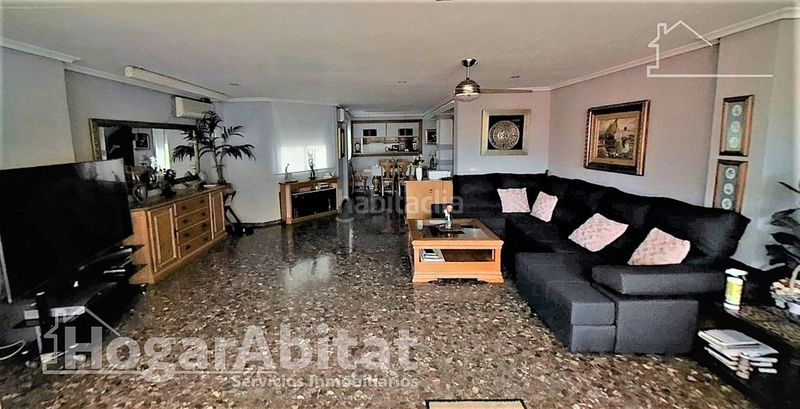 Foto c79f5aaa-d54d-43e3-adf6-ca382d689c97. Àtic a La Constitución-Canaleta Mislata