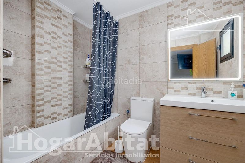 Foto fbe2c431-5ed3-487a-a6d1-c23770990e76. Pis a Zona Playa de los Locos Torrevieja