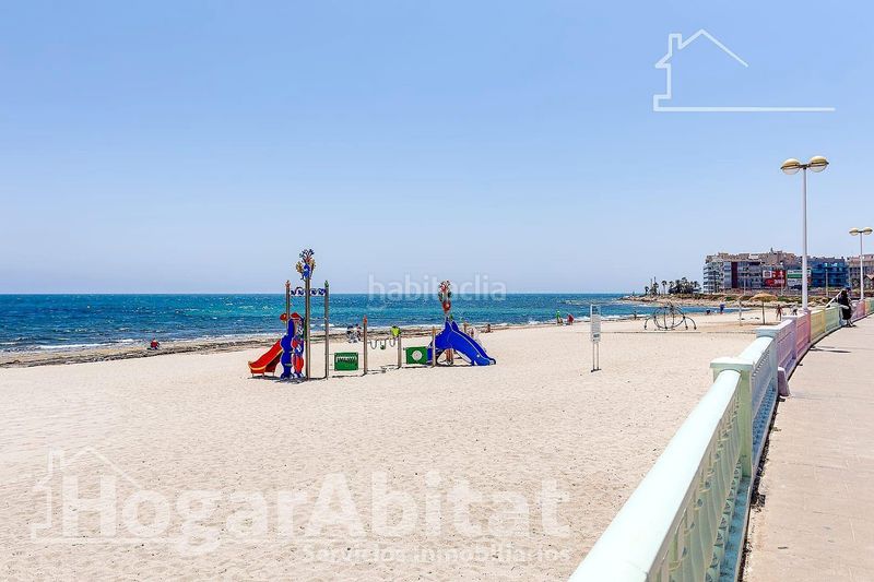 Foto fcf42b0e-f39c-4c6b-995c-ad94dbc4af6f. Pis a Zona Playa de los Locos Torrevieja