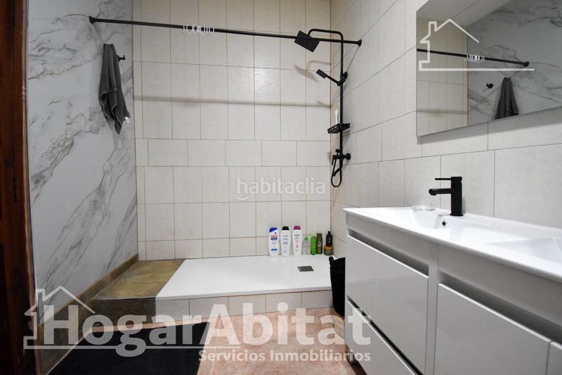 Foto 116a93e9-9f82-4471-ba0f-115bb3d89773. Casa amb aparcament a Bellreguard
