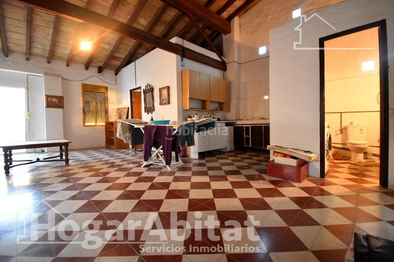 Foto bee1804a-2b76-48d1-93ba-77edbdd63c47. Casa amb aparcament a Bellreguard