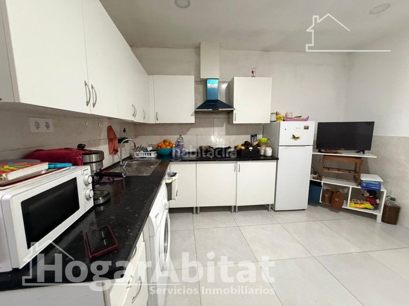 Foto a8d9a0fd-86ca-4ec7-9dcf-db51cb9b0567. Pis a Centro puerto Sagunt