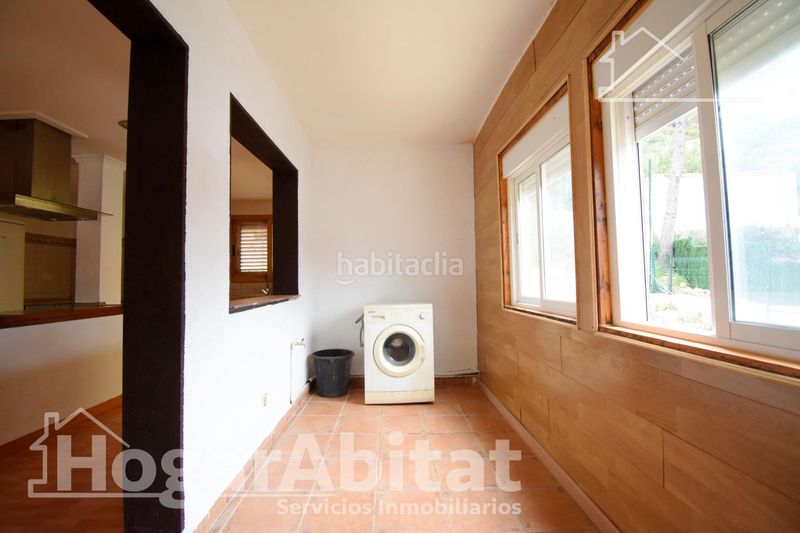 Foto 921c4372-3896-4109-8b2d-e5dd28b9c756. Xalet amb calefacció aparcament piscina a Urbanizaciones Gandia