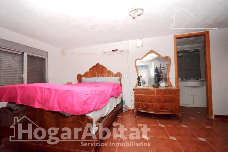 Foto b4a3b5cc-08a1-46c5-8ca3-e36462e76e0d. Chalet with pool in Urbanizaciones Llíria