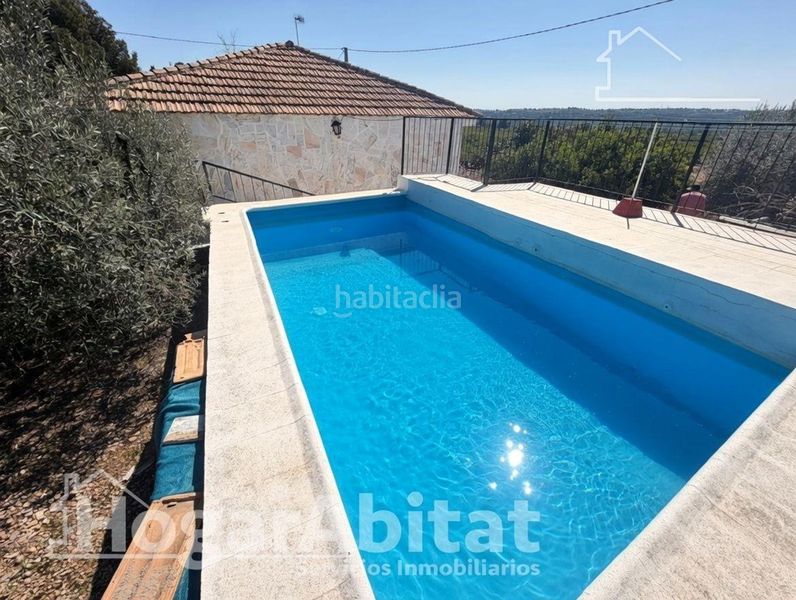 Foto e7eda8b4-1b4c-433b-9f9f-9a5fe4e385d3. Chalet with heating parking pool in Cumbres de Calicanto Torrent