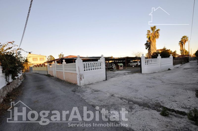 Foto a2601f69-1e7a-4317-bb30-408b1bebebde. Xalet amb aparcament piscina a Corinto-Almardà Sagunt