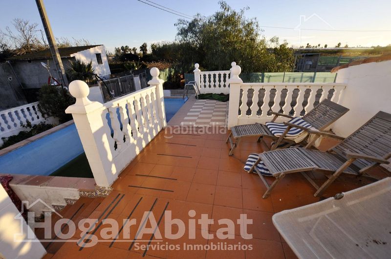 Foto b269b1cf-f7b0-4157-98e3-b833af689990. Xalet amb aparcament piscina a Corinto-Almardà Sagunt