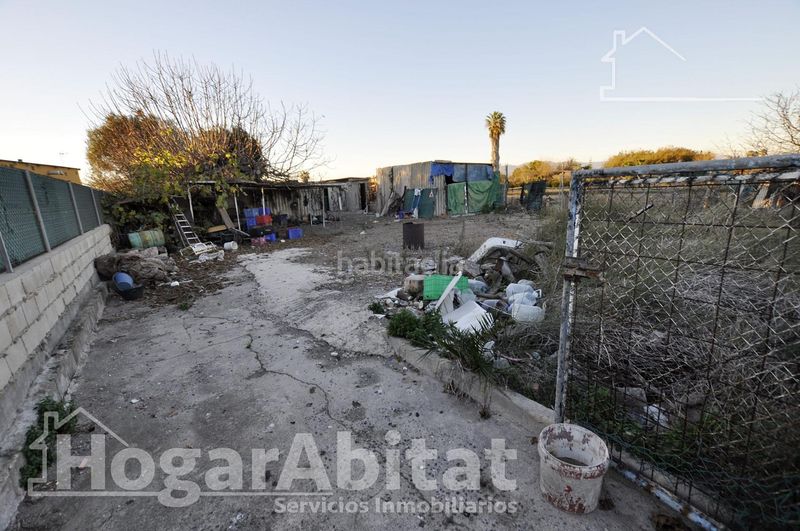 Foto fe901c79-d480-4a0d-a977-56cebc285781. Xalet amb aparcament piscina a Corinto-Almardà Sagunt