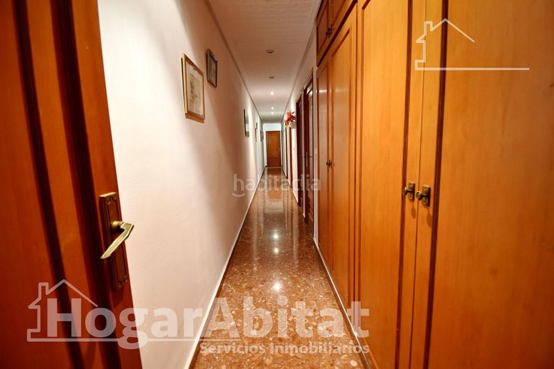 Foto 8fef0ccc-9818-4c3e-a517-9fa7c2ab9489. Casa adossada amb aparcament a Cheste