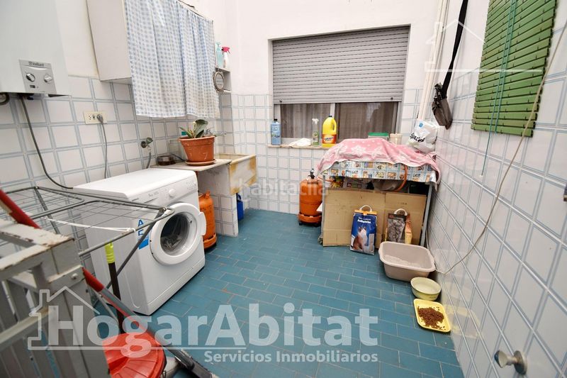 Foto a673dfba-8328-413b-ab9d-f35d46f330ed. Casa adossada amb aparcament a Cheste