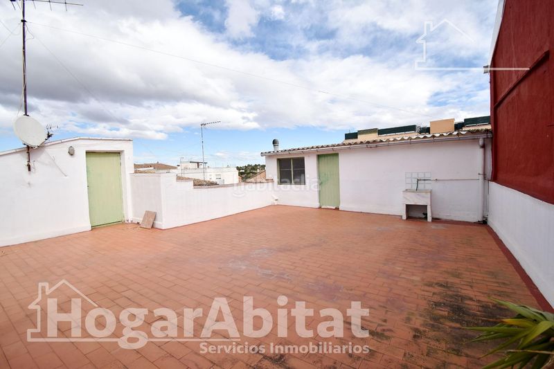 Foto c1662f58-38d1-4dbd-bda4-c5e6a17d8577. Casa adossada amb aparcament a Cheste