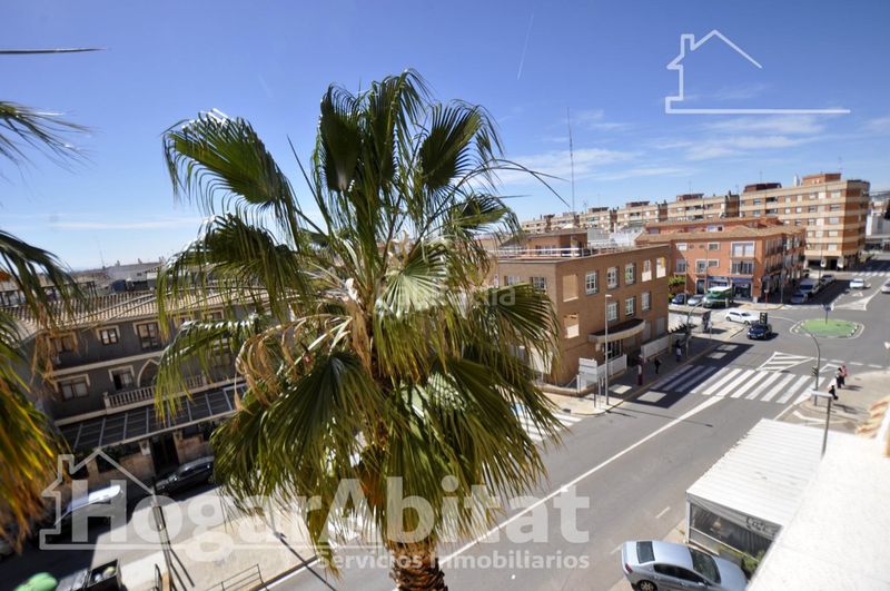 Foto c7313b3b-8b9d-4b4a-b7b7-6c5677c980ed. Pis a Puçol ciudad Puçol