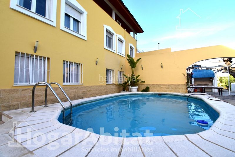 Foto 27dc385f-5fa6-4f16-bf0a-d2684d523c21. Xalet amb aparcament piscina a Oliva pueblo Oliva