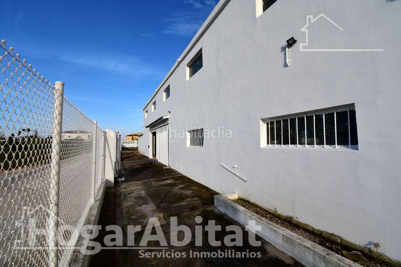 Foto c98a4214-1770-495a-9e05-0c0b5ffcb829. Xalet amb aparcament piscina a Oliva pueblo Oliva