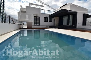 Chalet  Partida barranquets  calle. Totalmente nuevo! precioso chalet con garaje, jardín y terraza