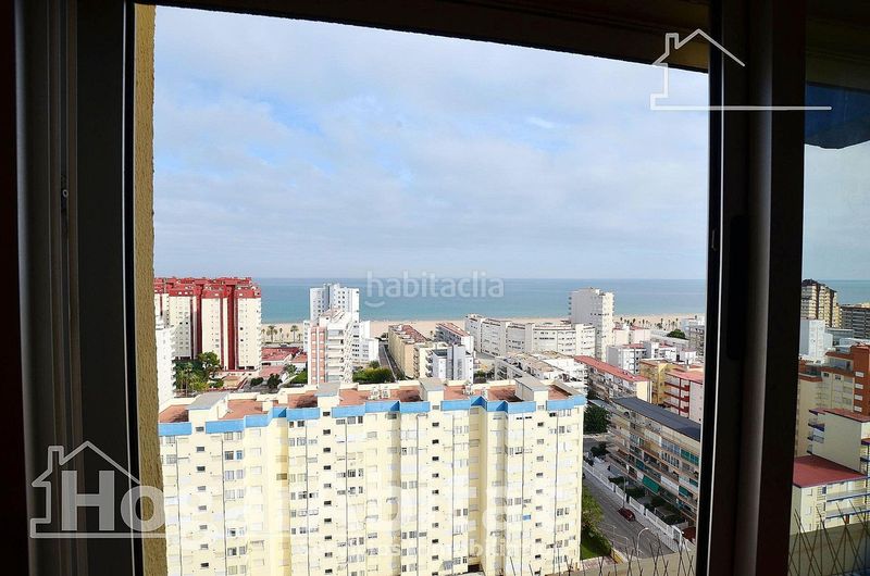 Foto c918511e-bc1e-4525-aa41-9bc780868404. Pis amb piscina a Playa de Gandía Gandia