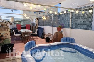Casa  Calle de ferrandis luna. Casa con gran terraza y barbarcoa