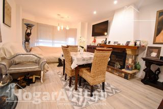 Etagenwohnung  Calle república argentina. Bonito dúplex alto y amplio con balcón y ascensor