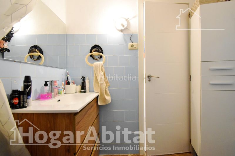 Foto a6f36e52-be2d-43ce-b732-e15424cb599c. Pis a Oliva pueblo Oliva