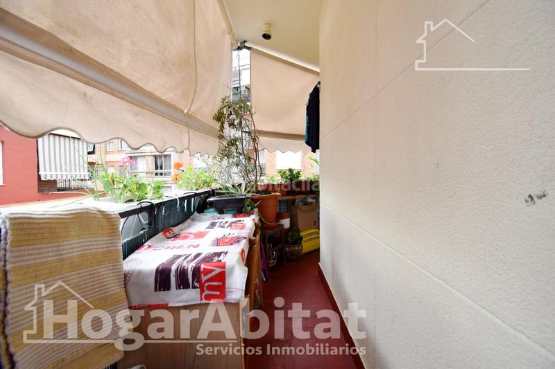 Foto f01d459e-63a4-434c-bd71-d6287536194e. Pis a Oliva pueblo Oliva