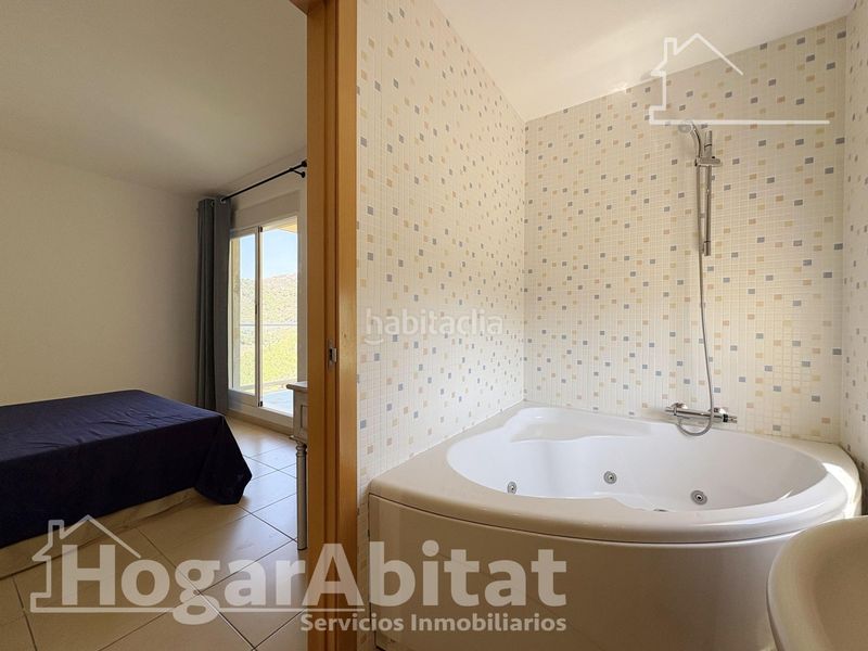 Foto c0a1e4fd-82c3-4c23-a08f-21a323fb34f6. Xalet amb aparcament piscina a Almiserà