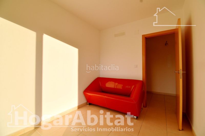 Foto cc11355f-f41a-4419-b6f1-81e62436a8e5. Xalet amb aparcament piscina a Almiserà