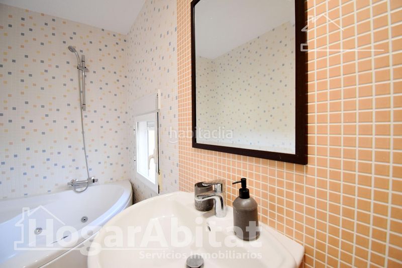 Foto f328ca11-2cee-43e9-bb31-9e10ad80064e. Xalet amb aparcament piscina a Almiserà