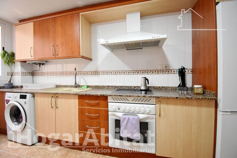 Foto 6c35bf72-34d0-4ee1-b127-8c53d28bb248. Casa amb aparcament a Benirredrà