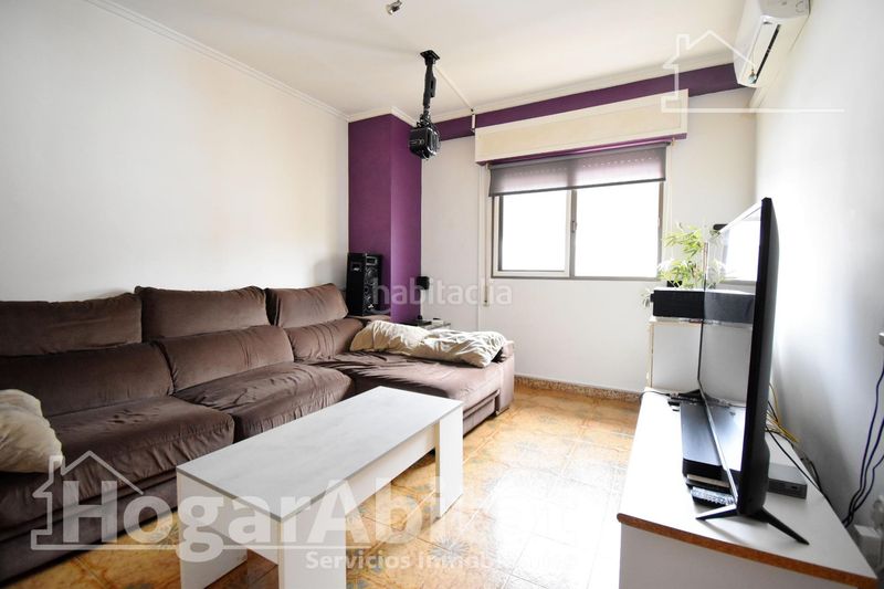 Foto b6009d0e-9829-4316-b2f8-7d2d41c02558. Casa amb aparcament a Benirredrà