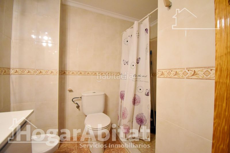 Foto c2c095c4-fed0-4155-be20-77b8d588947d. Casa amb aparcament a Benirredrà