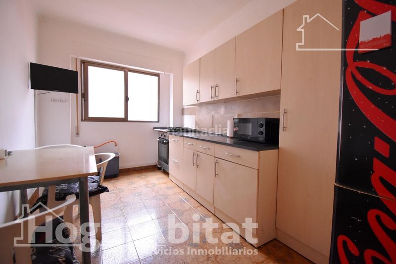 Foto c440b6cc-3fad-4918-bf6d-28f0e407054b. Casa amb aparcament a Benirredrà