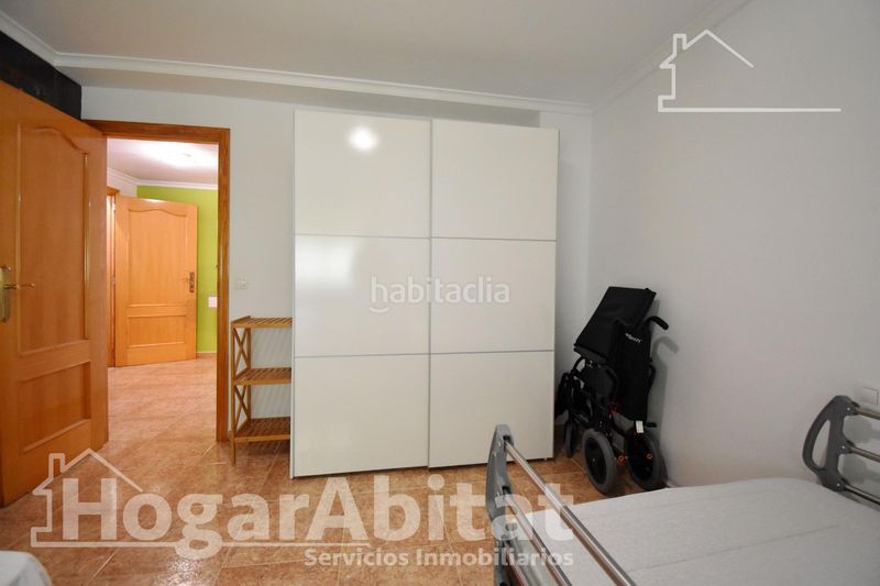 Foto cbbb0241-abe9-4914-98d3-3fa700a47497. Casa amb aparcament a Benirredrà