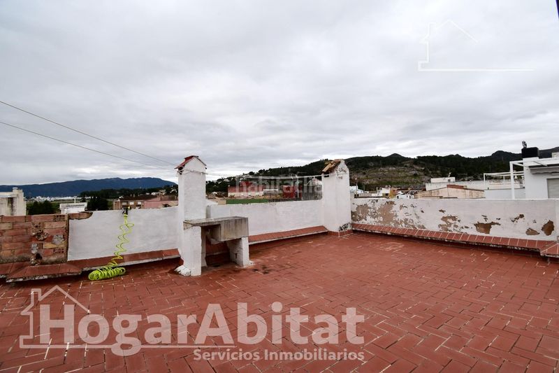 Foto fd2d6949-8f0e-40dc-8e35-59da1985c24e. Casa amb aparcament a Benirredrà