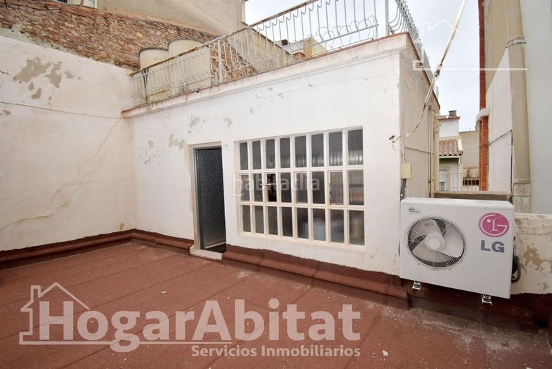 Foto ad240467-cb13-4b0c-9177-2c0d7cc735be. Casa amb aparcament a Centro Burriana
