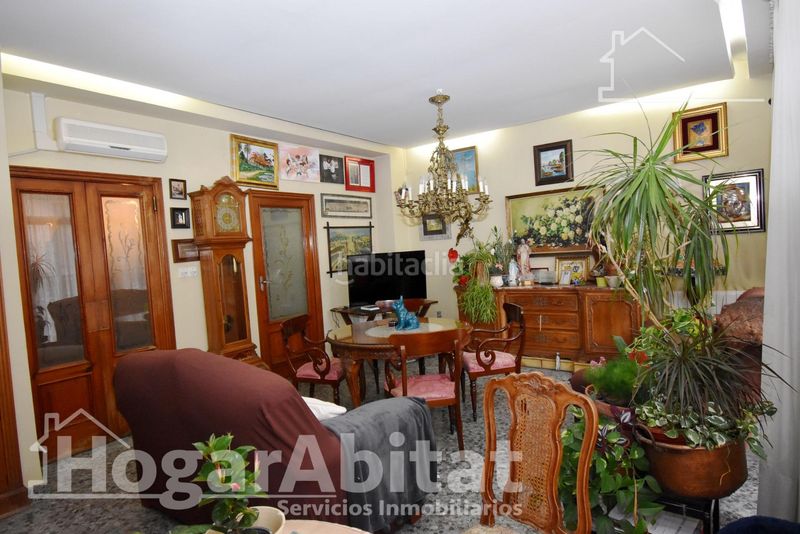Foto b786bdbe-bb38-4c4e-adb3-8a3e81d97dfd. Casa amb aparcament a Centro Burriana
